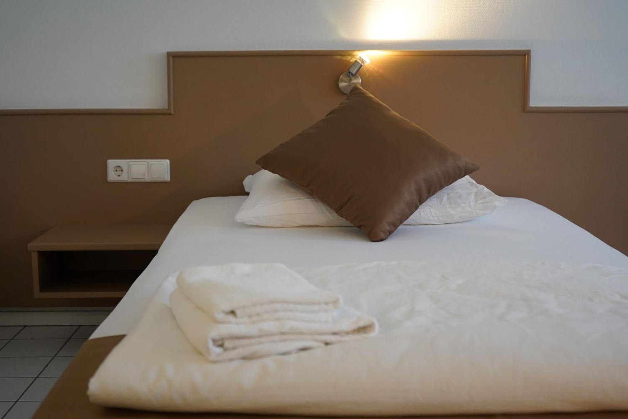 Single Room,1587041001:JPEG